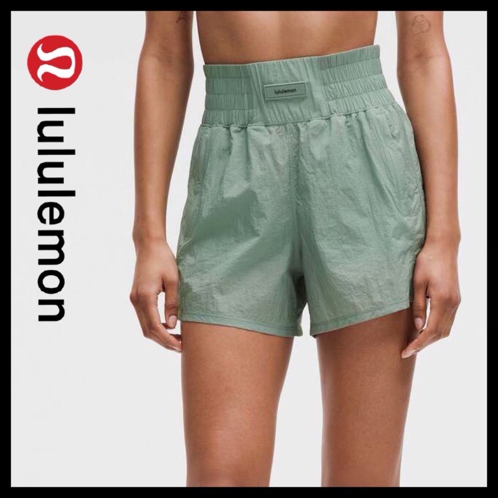🌟NWT• Lululemon Lightweight Super-High-Rise Training Short 4" Crater Blue